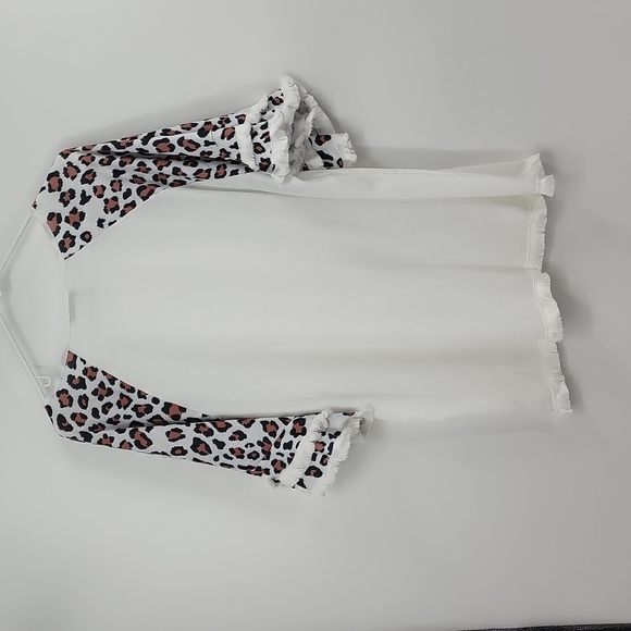 Nwt Cellabie white leopard sleeve fringe top - Picture 2 of 6